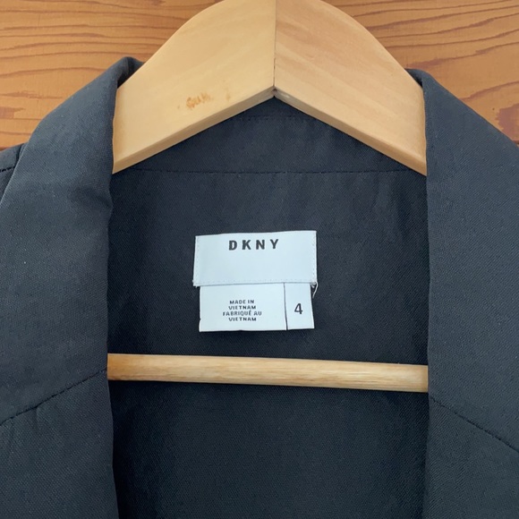 DKNY size 4 Black Blazer - Picture 2 of 6